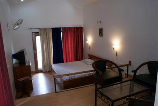фото отеля Alpine Hills Resort Kasauli