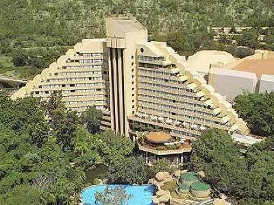 фото отеля The Cascades Hotel