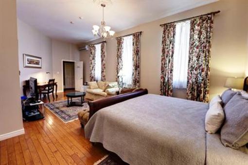 фото отеля The Woodlawn Inn