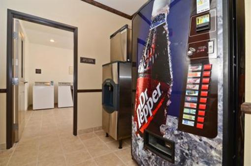 фото отеля Best Western Plus Emory At Lake Fork Inn & Suites