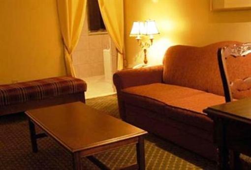 фото отеля Historic Hotel Chester Starkville