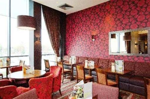 фото отеля Premier Inn London Wimbledon South