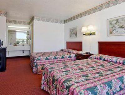 фото отеля America’s Best Inn Davenport