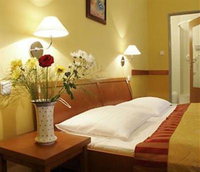 фото отеля Cloister Inn Hotel