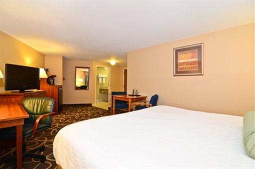 фото отеля BEST WESTERN Arrowhead Lodge