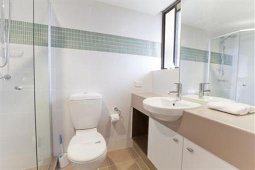 фото отеля Capricornia Apartments Broadbeach Gold Coast