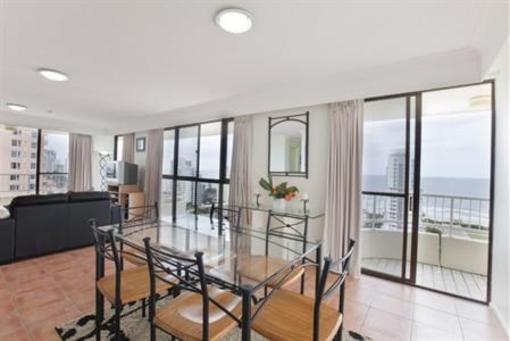 фото отеля Capricornia Apartments Broadbeach Gold Coast