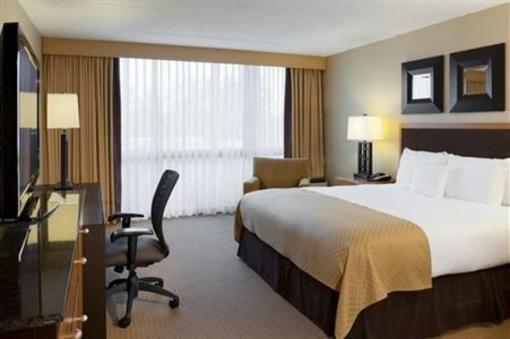 фото отеля DoubleTree by Hilton Chicago - Arlington Heights