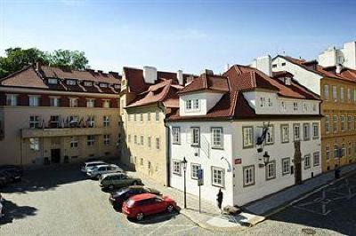 фото отеля Hotel Kampa Garden