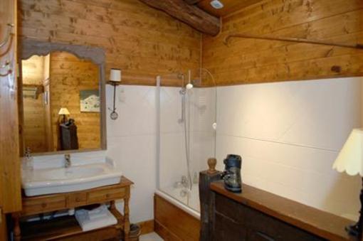 фото отеля Domaine De Peyron Bed & Breakfast Saint-Cricq-Chalosse
