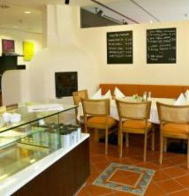 фото отеля Pension Cafe Restaurant Loffler