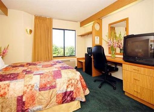 фото отеля Econo Lodge Inn & Suites Raleigh
