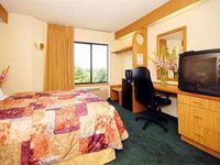 Econo Lodge Inn & Suites Raleigh