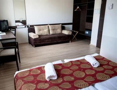 фото отеля CE Plaza Hotel