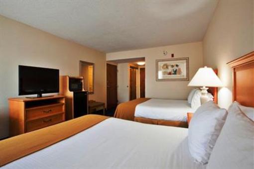 фото отеля Holiday Inn Express Hotel & Suites Richmond North Ashland