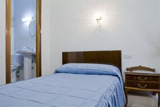 фото отеля Hostal Galaico