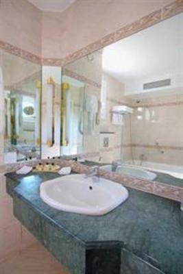 фото отеля Best Western Premier Hotel Corsica
