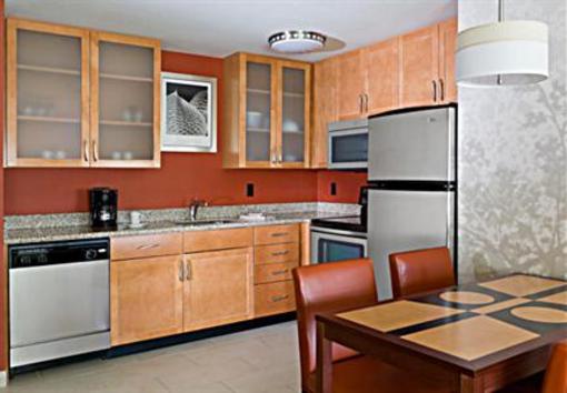 фото отеля Residence Inn Lansing West