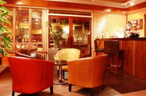 фото отеля Hallmark Inn