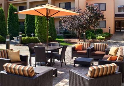 фото отеля Courtyard by Marriott Detroit Warren