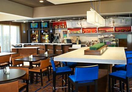 фото отеля Courtyard by Marriott Detroit Warren