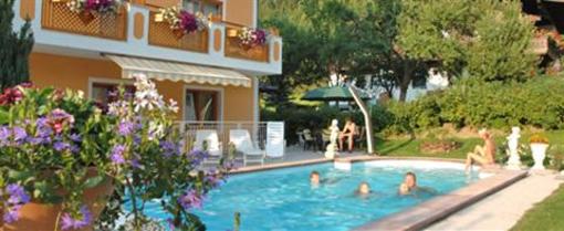 фото отеля Hotel Garni Tannenhof Flachau