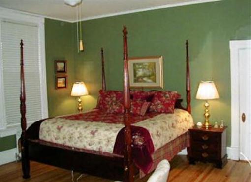 фото отеля Walnut Lane Inn Lyman
