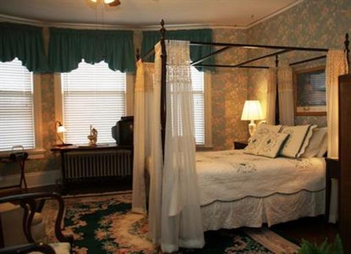 фото отеля Walnut Lane Inn Lyman