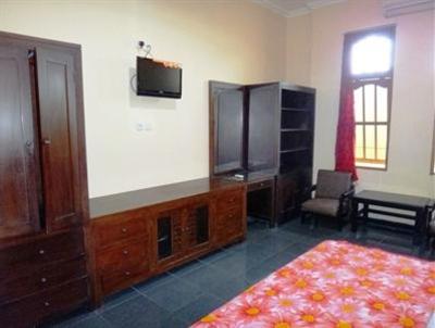 фото отеля Hotel Pakuning Yogyakarta