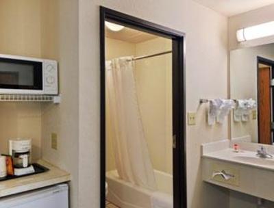 фото отеля Super 8 Farmers Branch North Dallas
