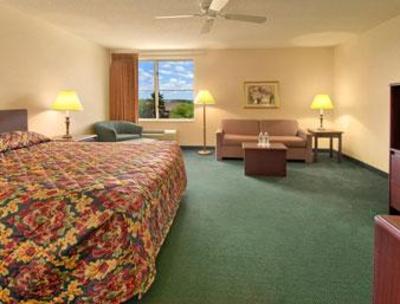 фото отеля Baymont Inn & Suites Grand Rapids Walker (Michigan)