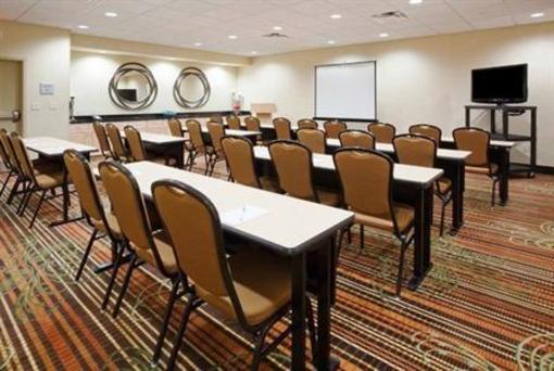 фото отеля Hampton Inn & Suites Minot Airport