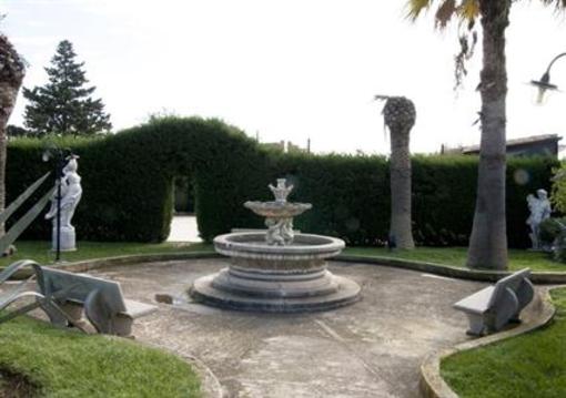 фото отеля Hotel Continental Pozallo