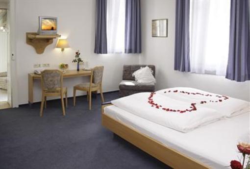 фото отеля Hotel Adler Waiblingen