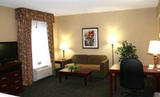 фото отеля Hampton Inn & Suites Toledo-Perrysburg