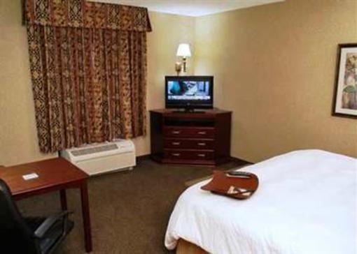 фото отеля Hampton Inn & Suites Toledo-Perrysburg