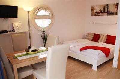 фото отеля Apartmenthaus Hietzing