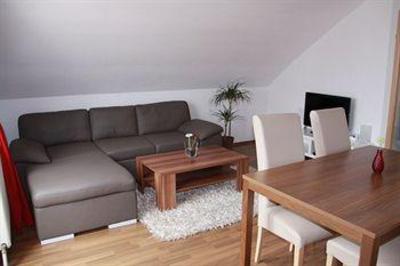 фото отеля Apartmenthaus Hietzing