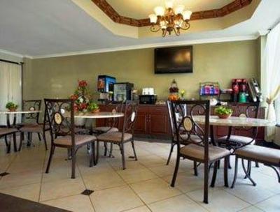 фото отеля Howard Johnson Inn & Suites - Reseda
