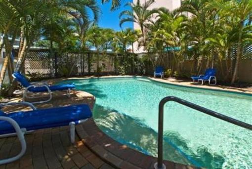 фото отеля Budds Beach Apartments
