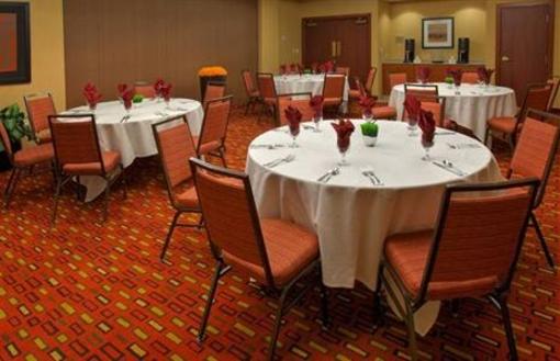 фото отеля Courtyard by Marriott Roanoke Airport