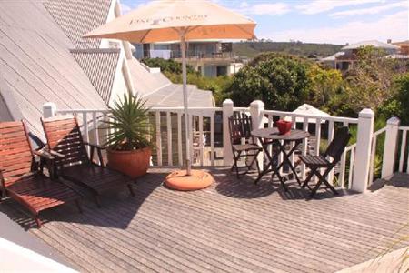 фото отеля Sea Breeze Inn Plettenberg Bay