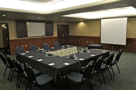 фото отеля Courtyard by Marriott Portland North Harbour