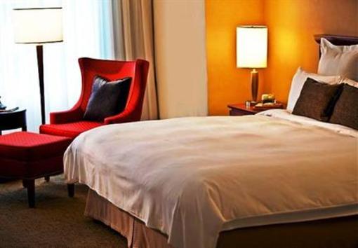 фото отеля Renaissance Toronto Downtown Hotel