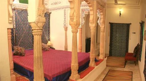 фото отеля Deogarh Khayyam