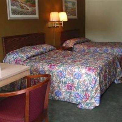 фото отеля Travelers Budget Inn