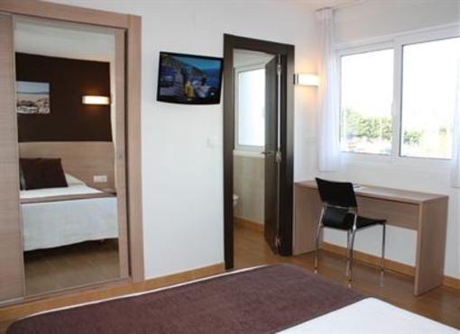 фото отеля Hostal Rocamar