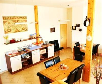 фото отеля Pension Am Petridamm Rostock
