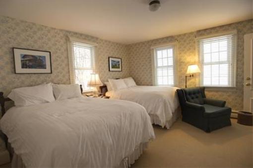 фото отеля Three Stallion Inn