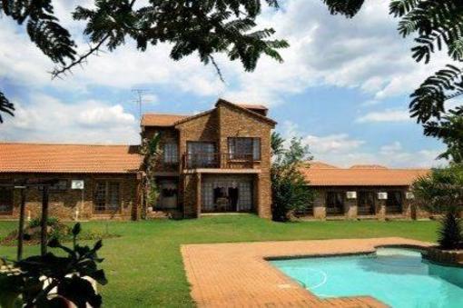 фото отеля Peter's Guesthouse Pretoria